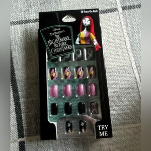 NWT- Disney, Nightmare Before Christmas, Press on Nails